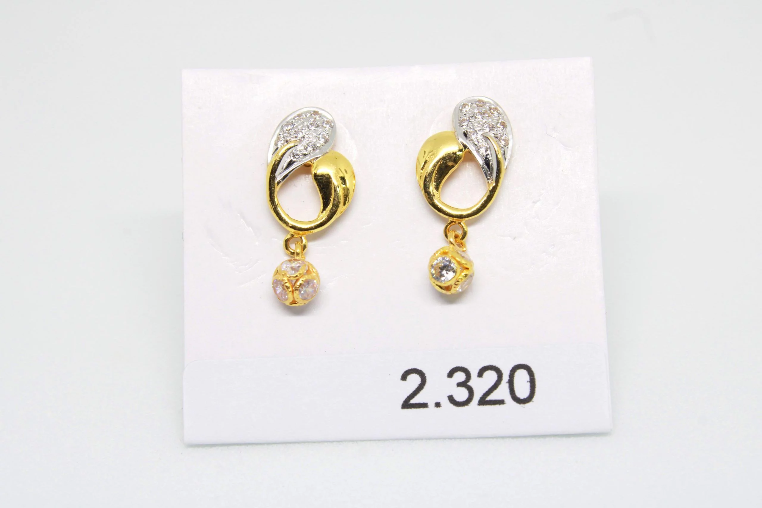 Diamond Buti 2.320 g 18kt