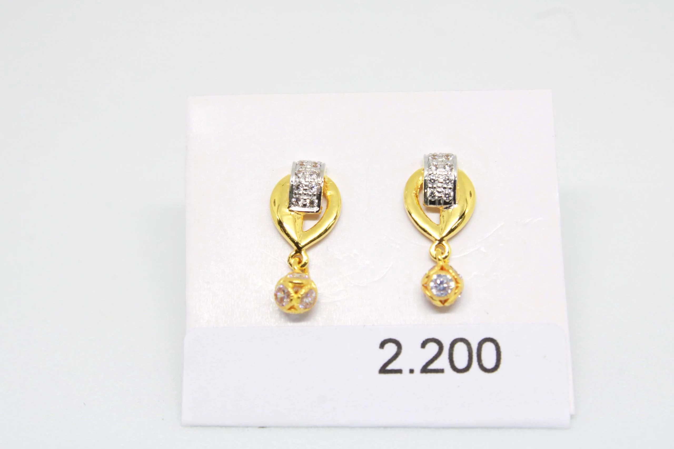 Diamond Buti 2.200 g 18kt