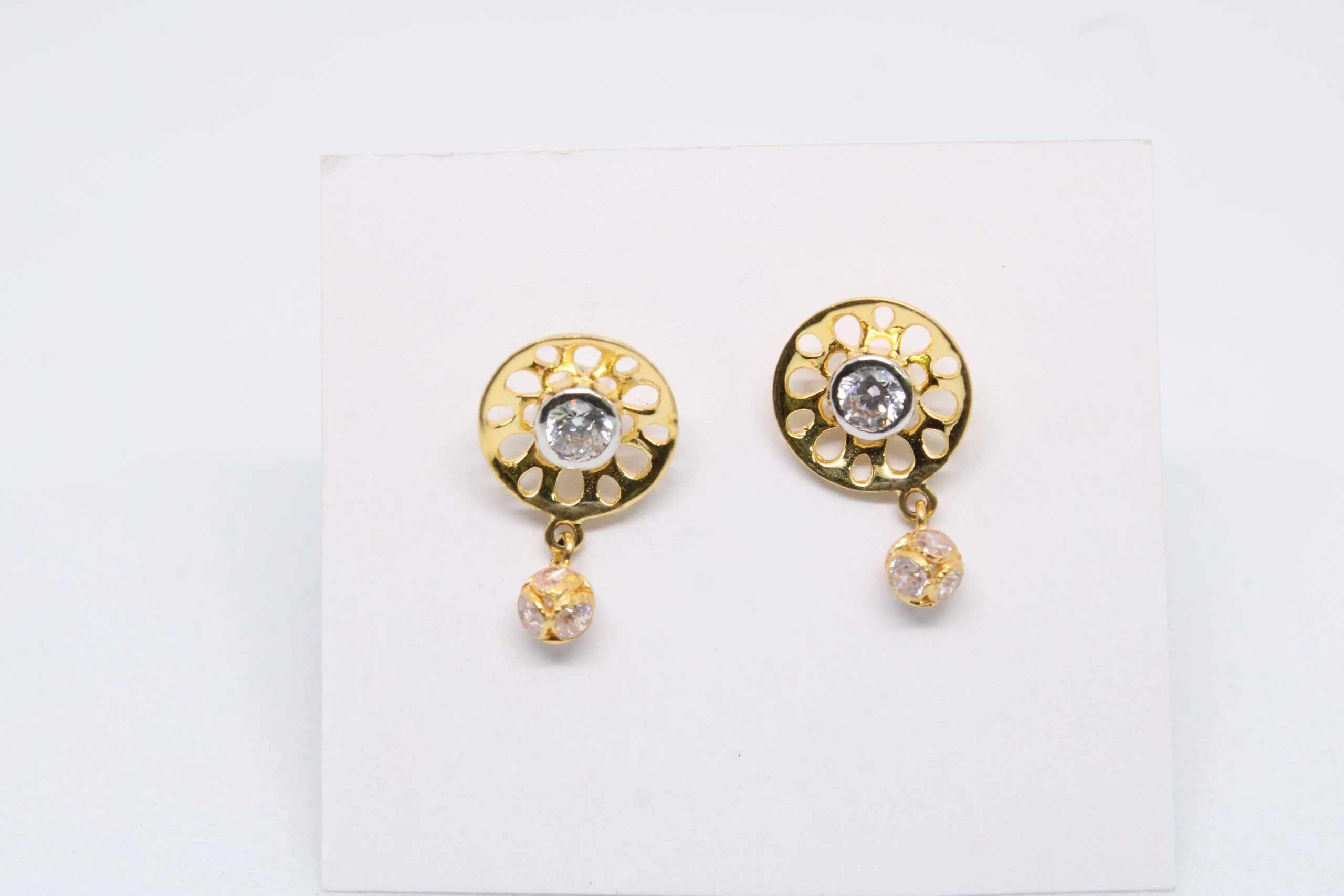 Diamond Buti 2.940 g 18kt