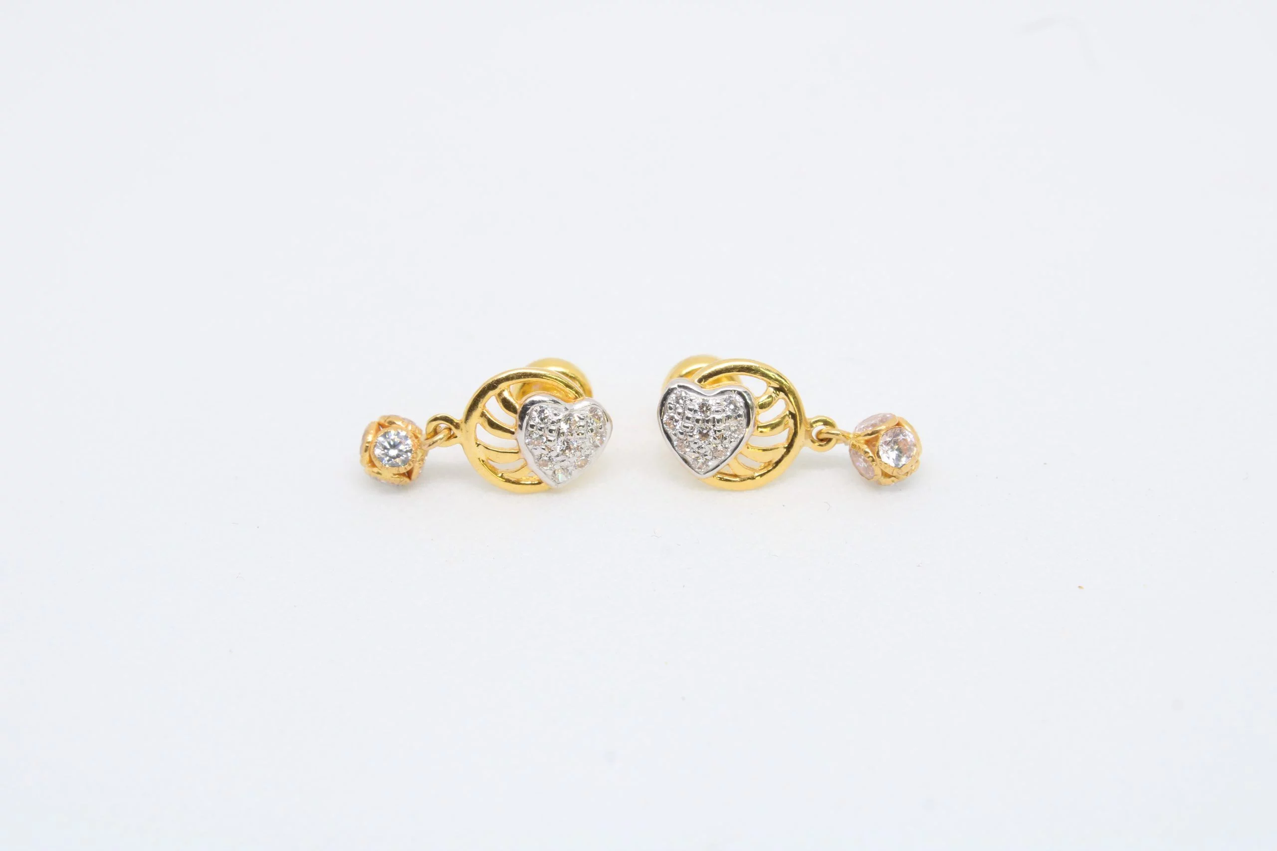 Diamond Buti 2.100 g 18kt