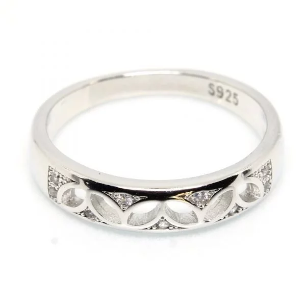 925 Sterling Silver Ring 2.040 g