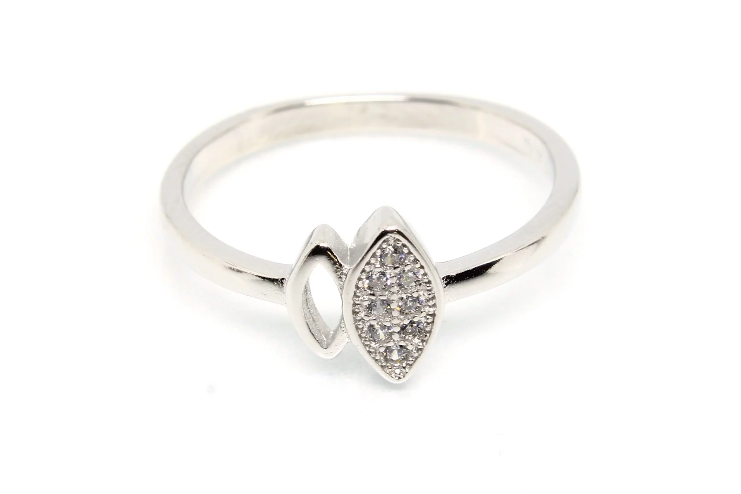925 Sterling Silver Ring 1.620 g