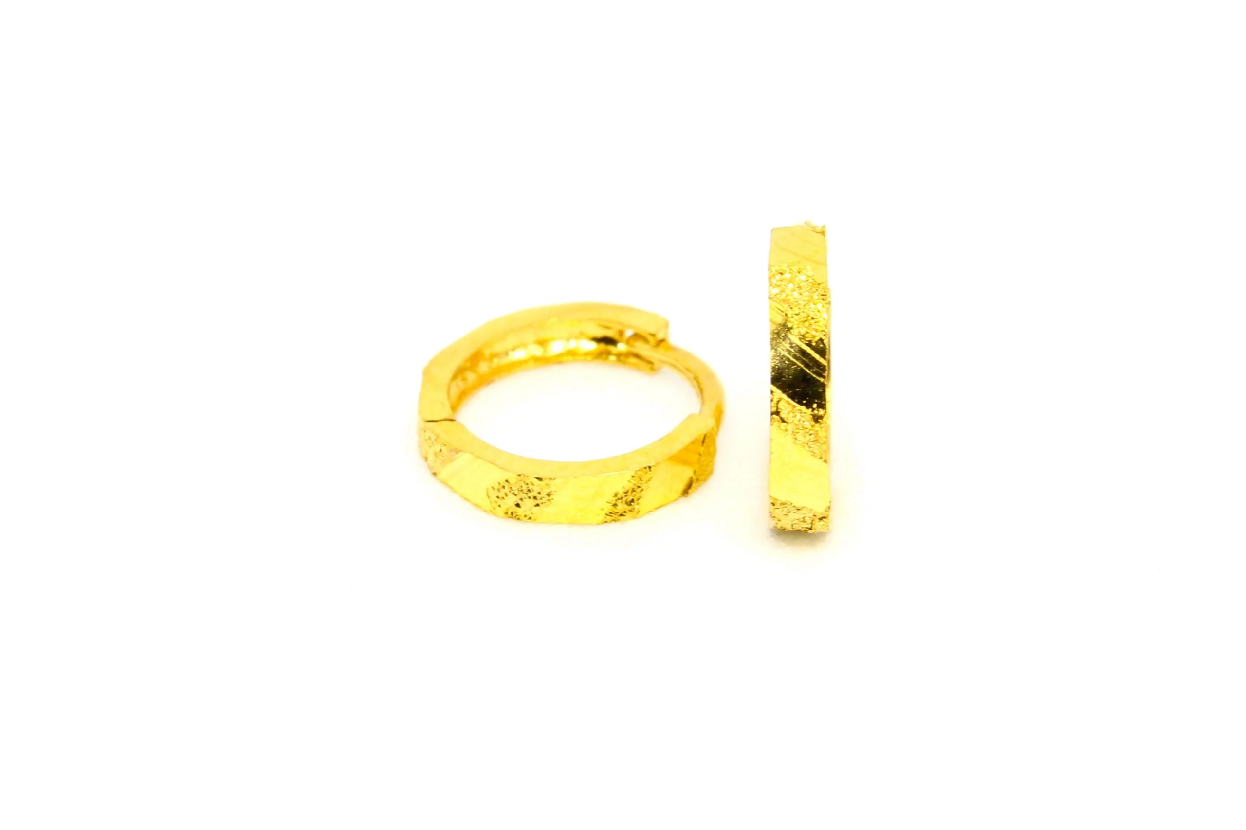 Plain Gold Bali 0.630 g 18 kt