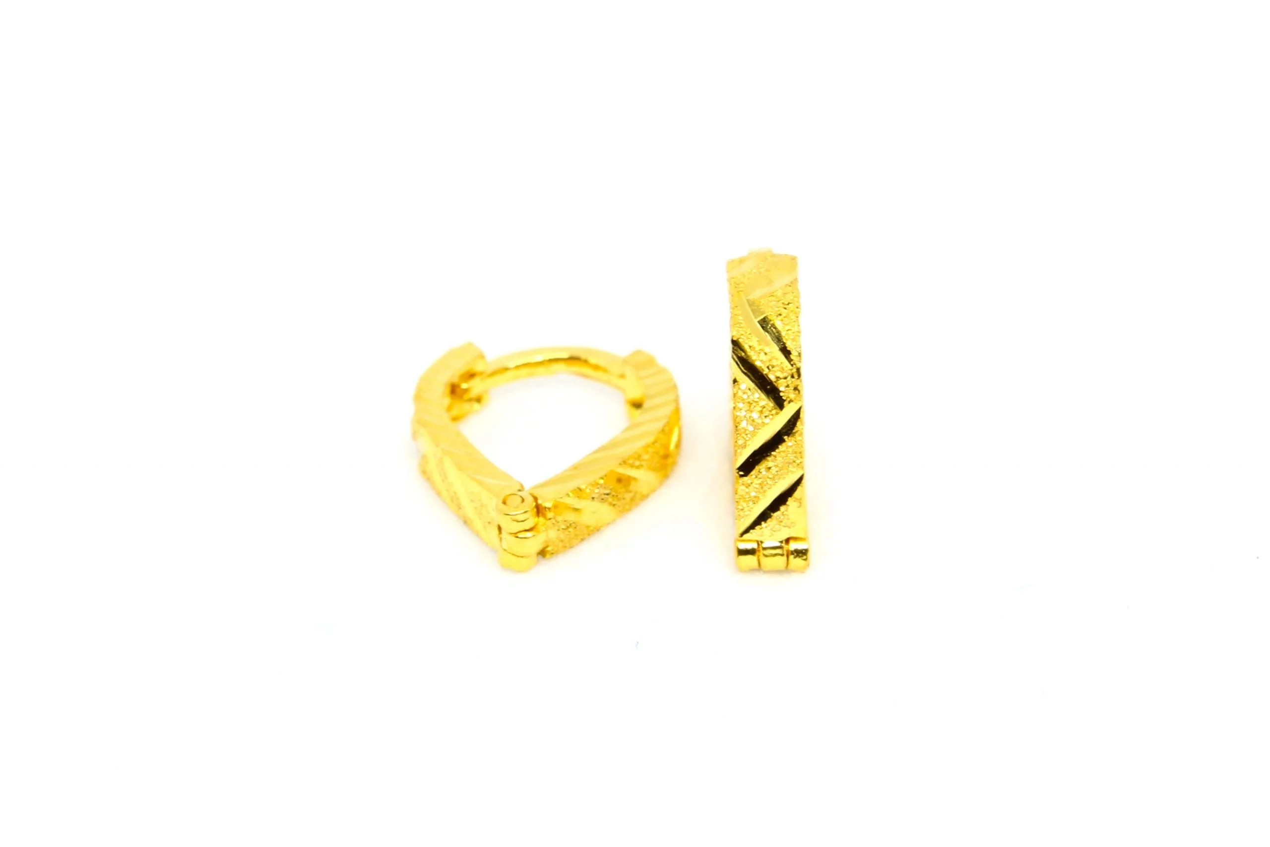 Plain Gold Bali 0.880 g 18 kt