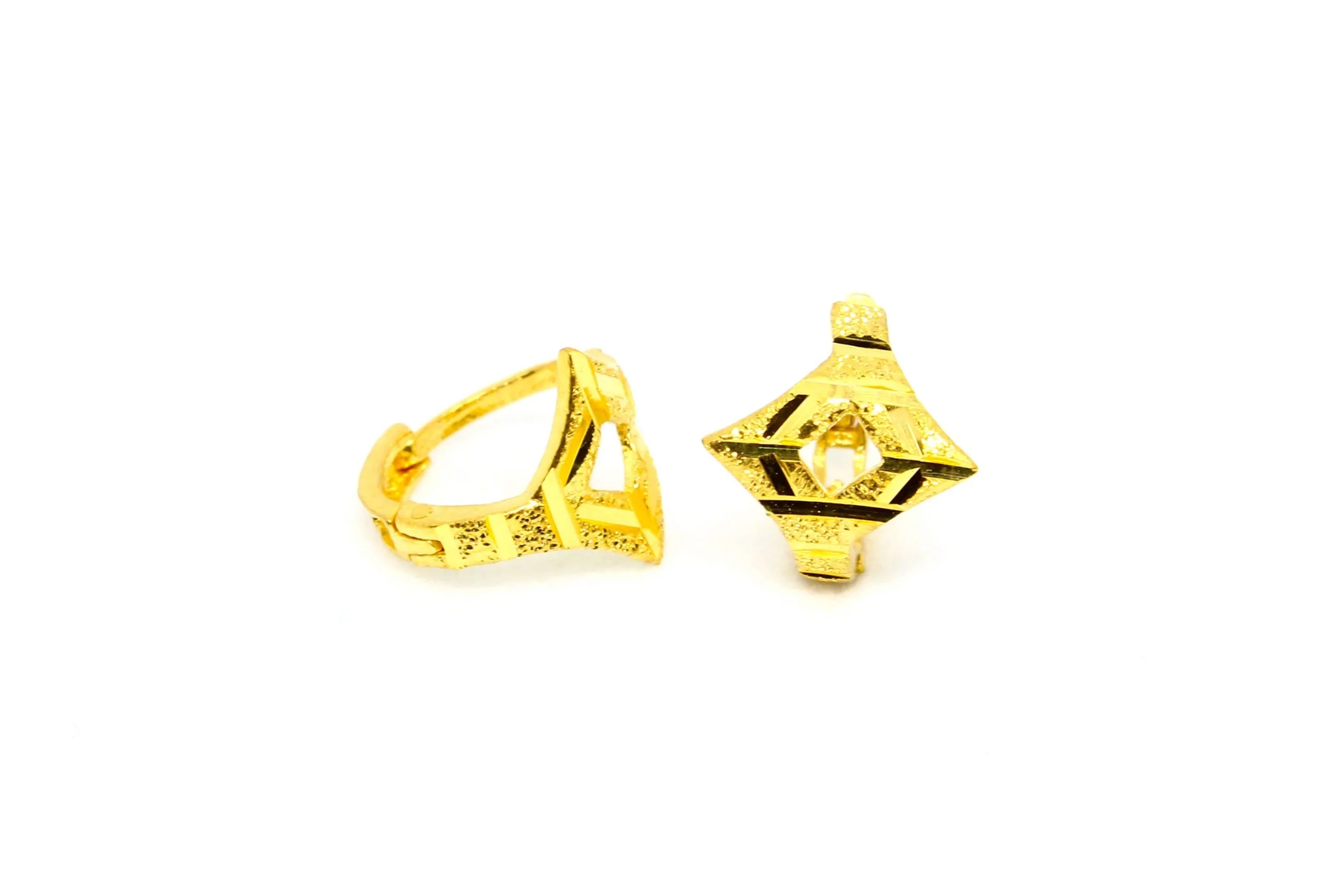Plain Gold Bali 0.780 g 18 kt