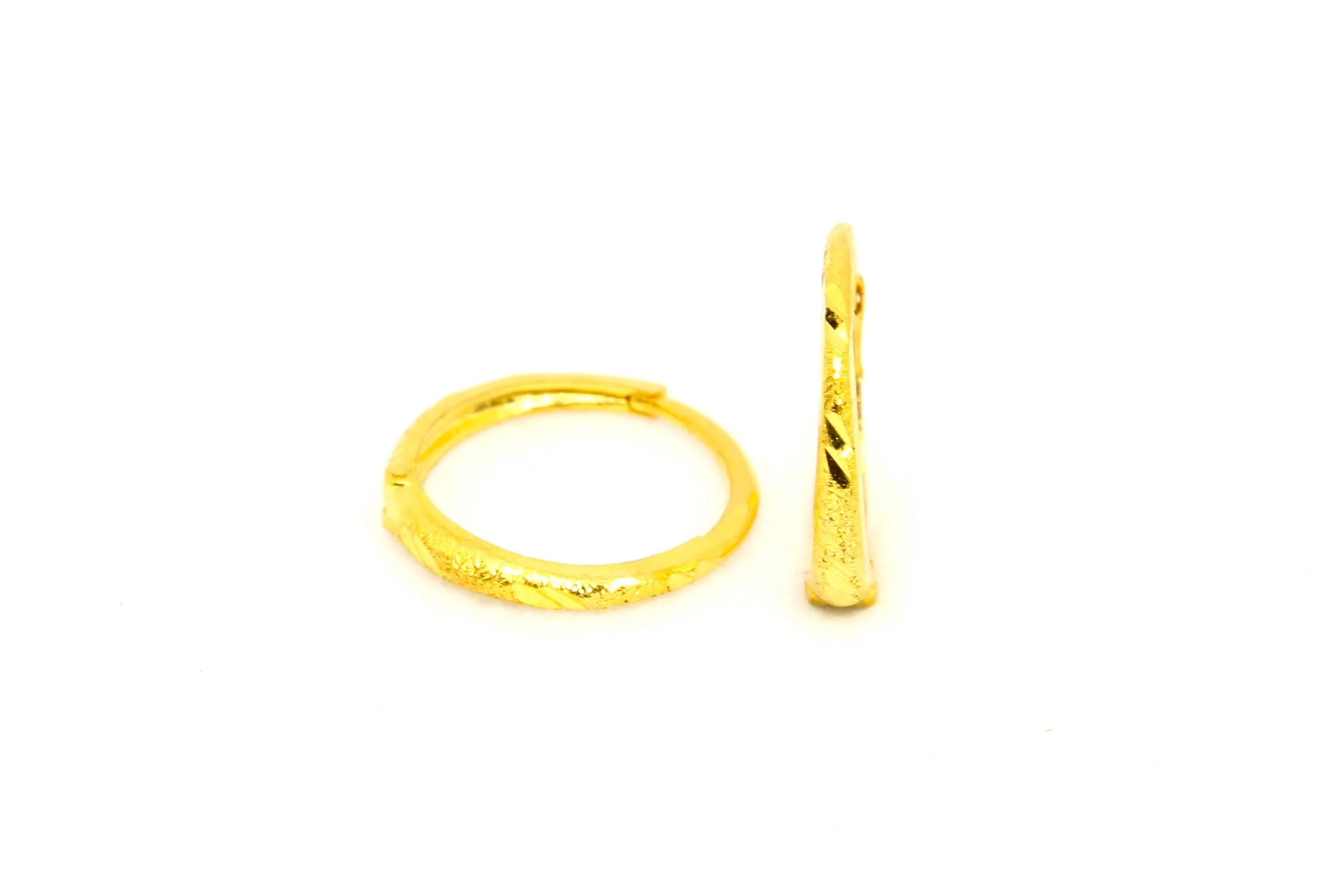 Plain Gold Bali 0.660 g light weight 18 kt