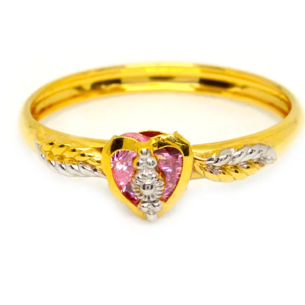 Fnacy Diamond Ring 0.870 g 18 kt