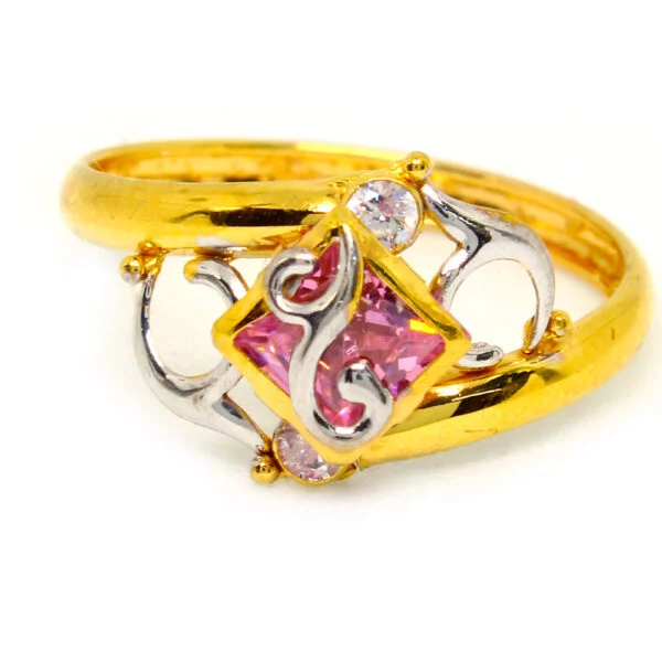 Fnacy Diamond Ring 1.080 g 18 kt