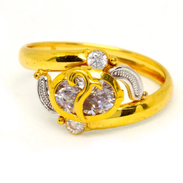 Fnacy Diamond Ring 1.100 g 18 kt